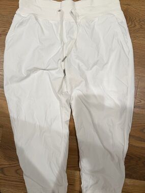 lululemon athletica dance studio mid rise jogger - Size 6